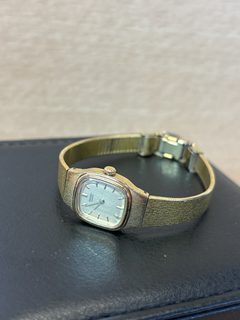 Montre Seiko quartz femme bracelet métal doré 2C20-5470