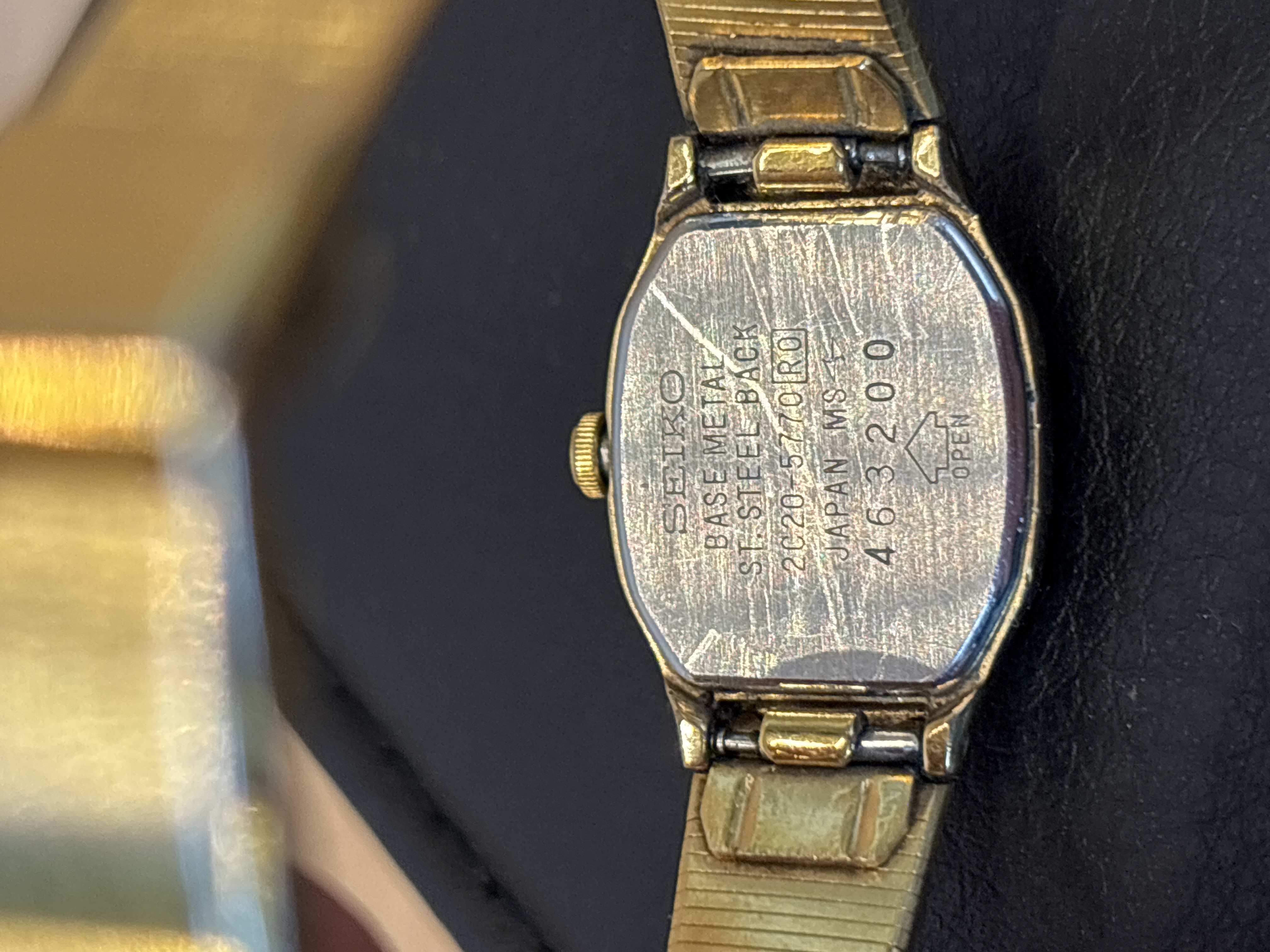 Montre Seiko quartz femme bracelet métal doré 2C20-5470 — photo 3