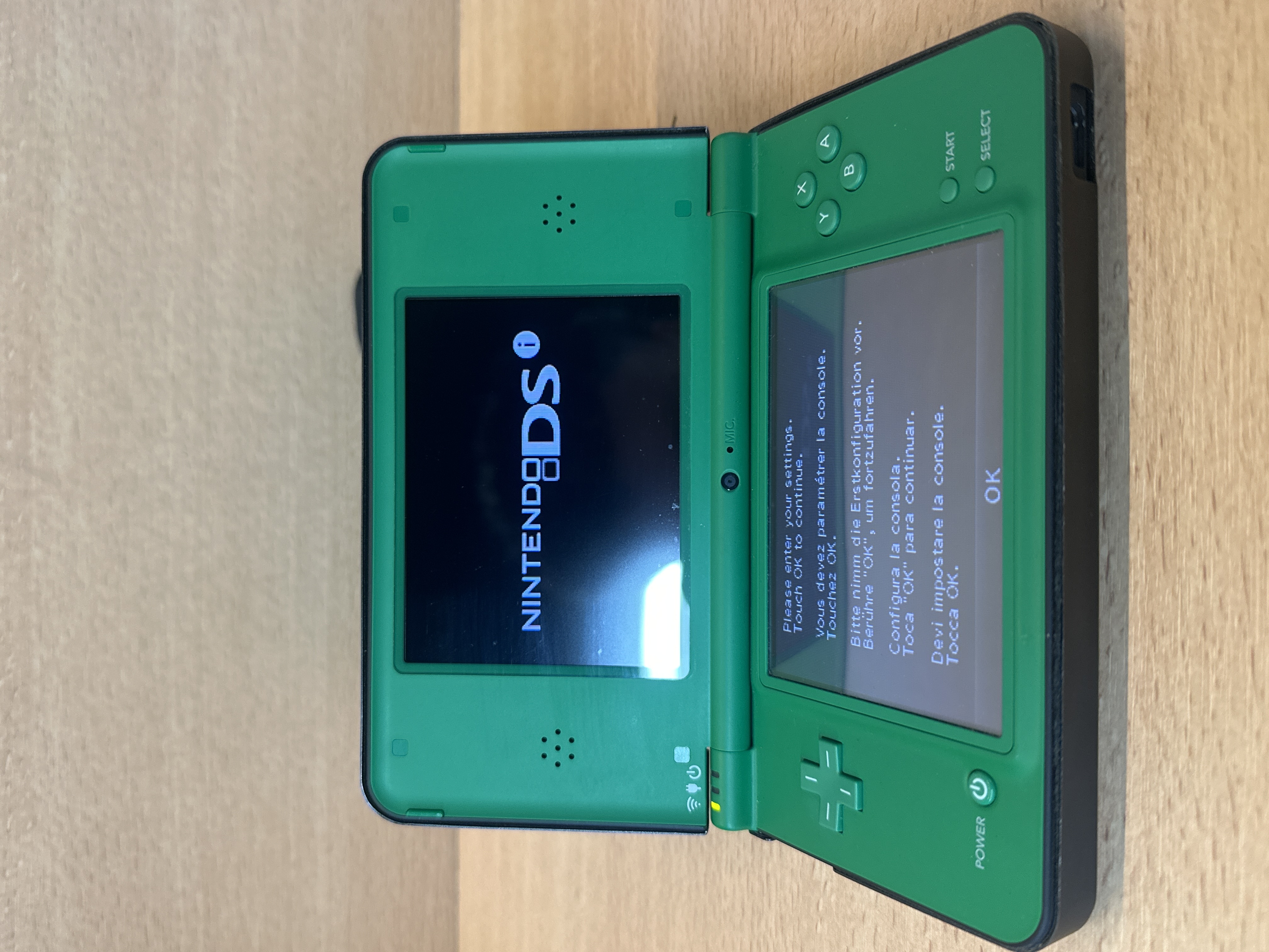 Console Nintendo DSi verte