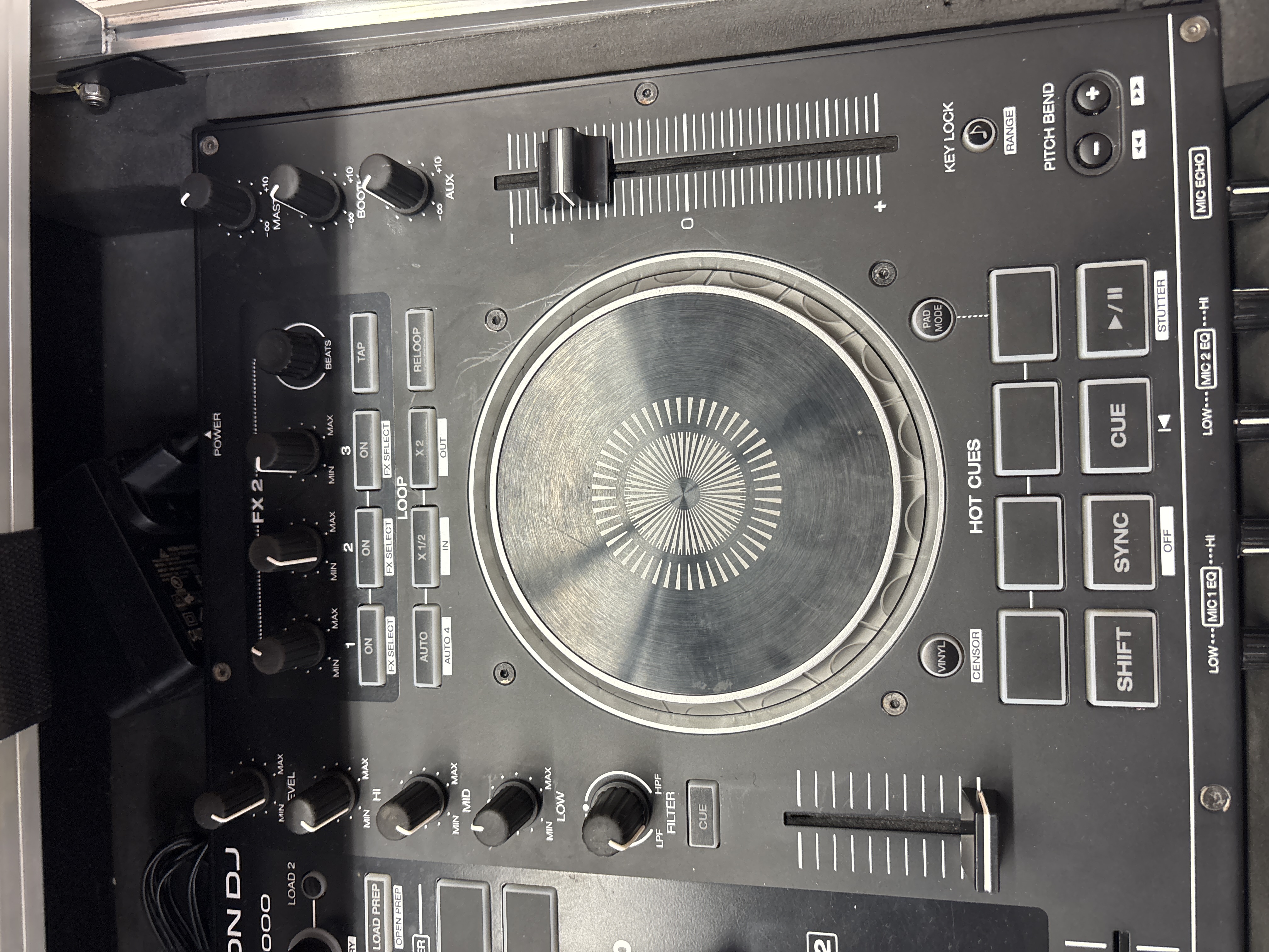 Contrôleur DJ Denon MC4000 avec flycase — photo 2