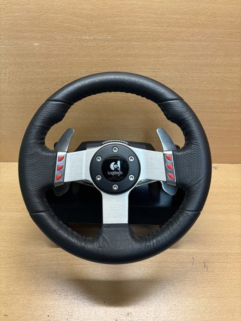 Volant Logitech G27 Racing Wheel avec chargeur