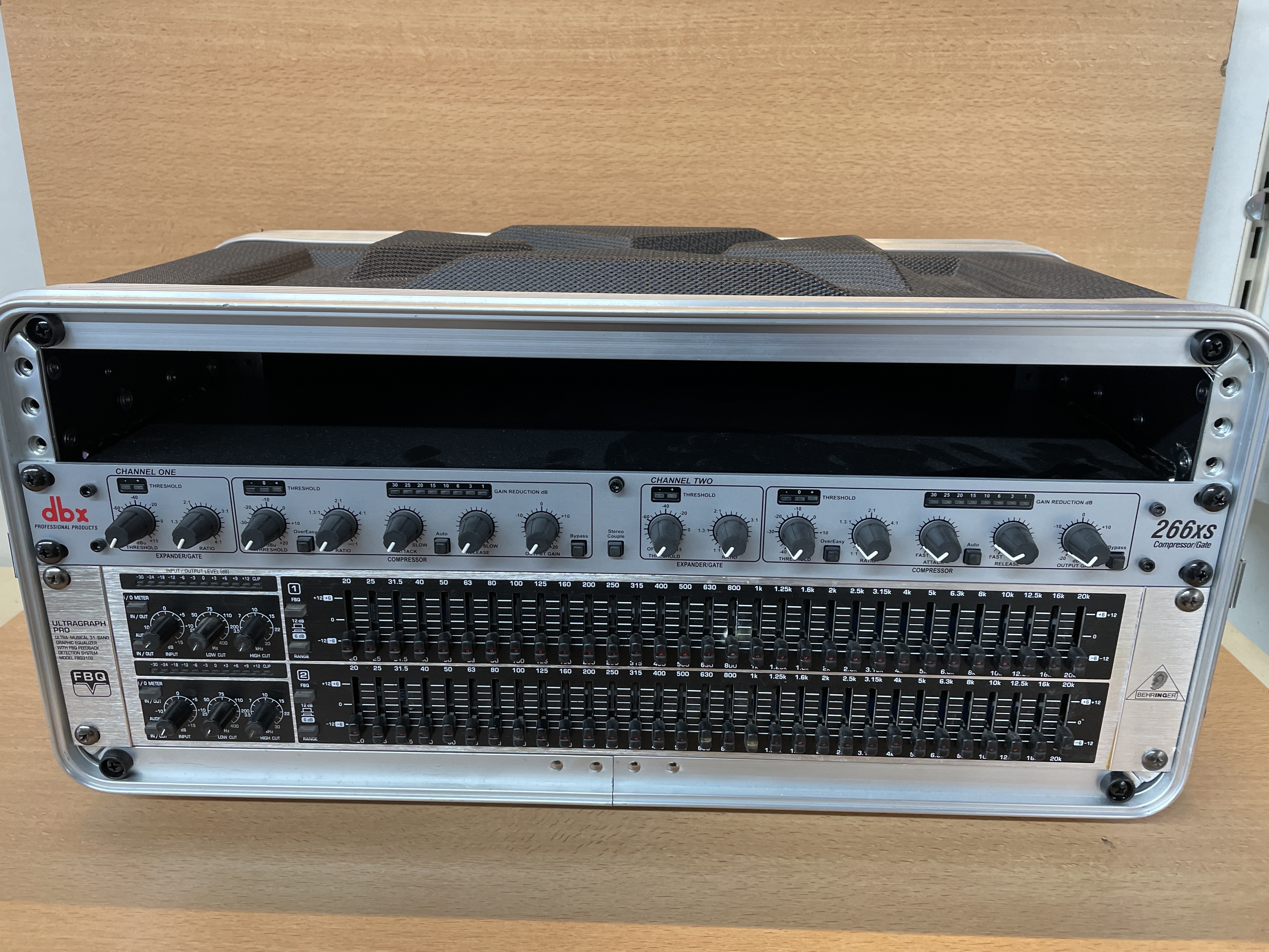 Rack audio dbx 266xs compresseur/gate avec égaliseur Behringer Ultragraph Pro