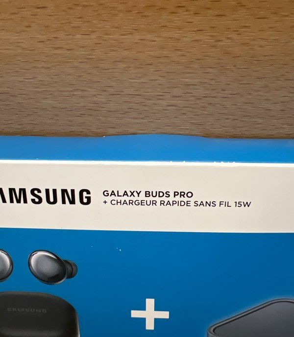 Pack Samsung Galaxy Buds Pro + chargeur sans fil rapide 15W — photo 2