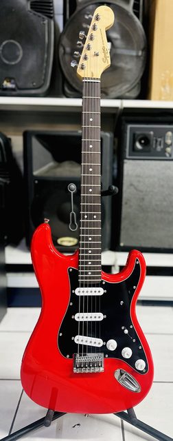 Guitare électrique Squier Stratocaster rouge