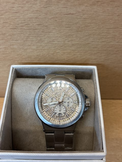 Montre Michael Kors MK8887 femme bracelet acier avec dateur