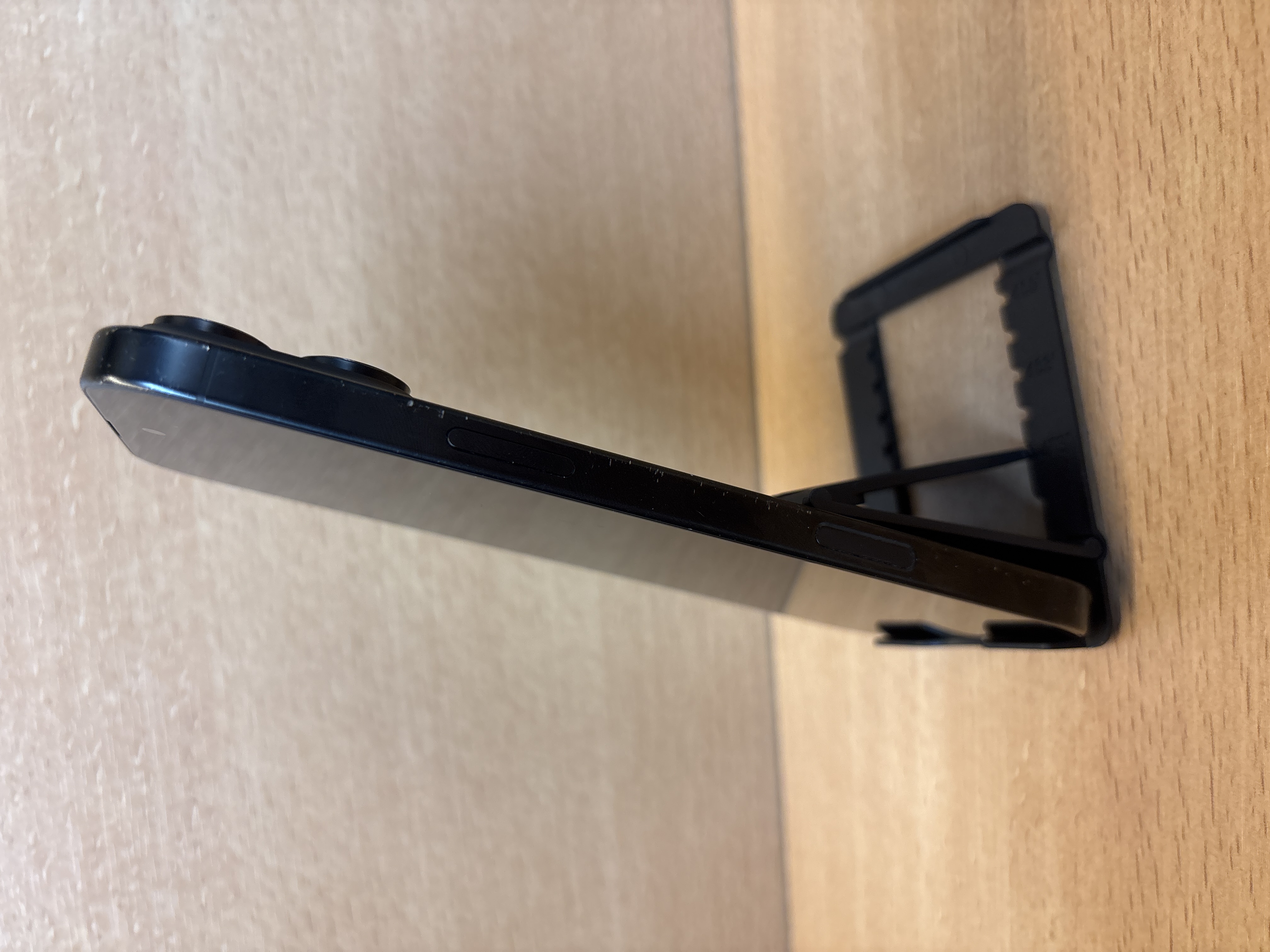 Apple iPhone 16 Pro Max 256 Go Titane Noir — photo 3