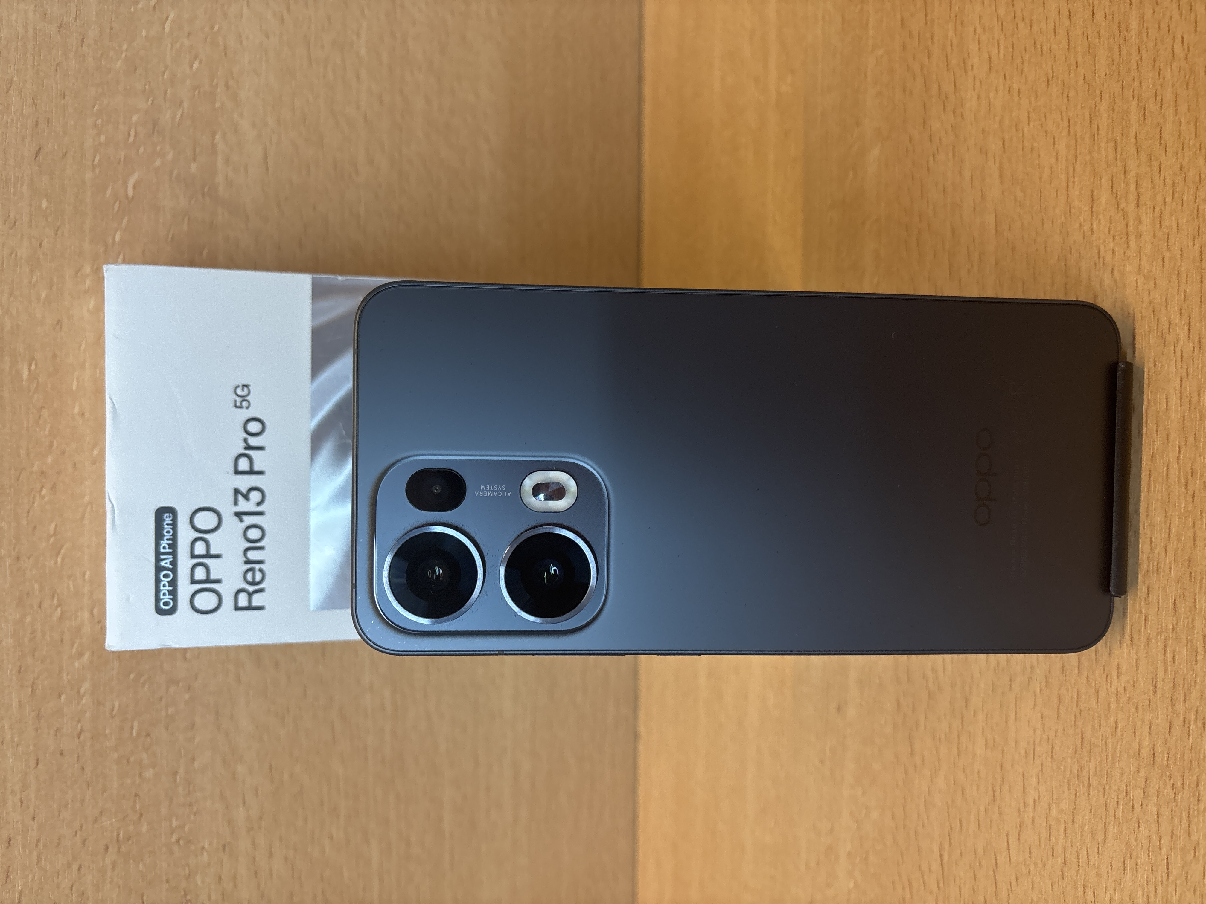 Smartphone OPPO Reno13 Pro 5G — photo 2