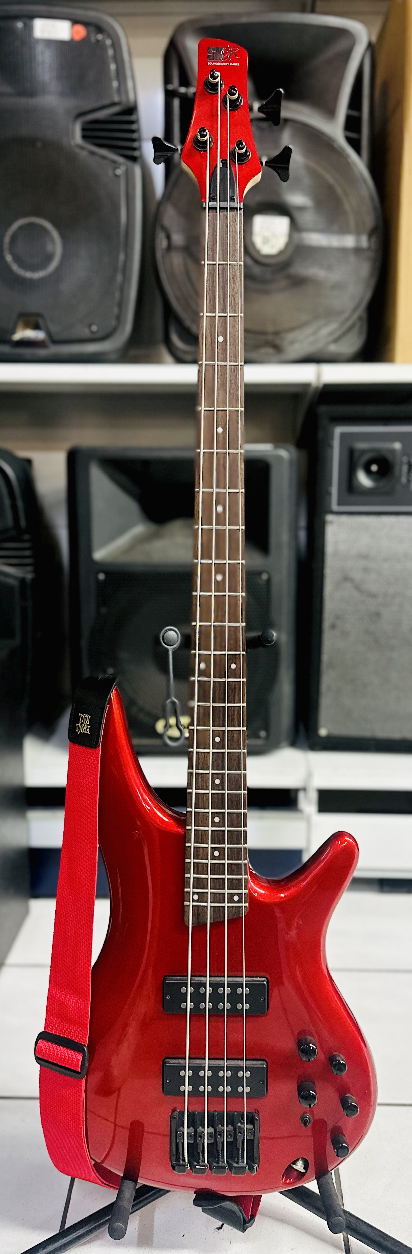 Basse électrique Ibanez SR300EB 4 cordes rouge
