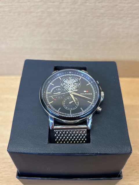 Montre Tommy Hilfiger TH.502.1.34.3627 bracelet maille acier