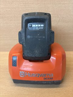 Husqvarna QC330 chargeur avec batterie BLI200 5,2 Ah