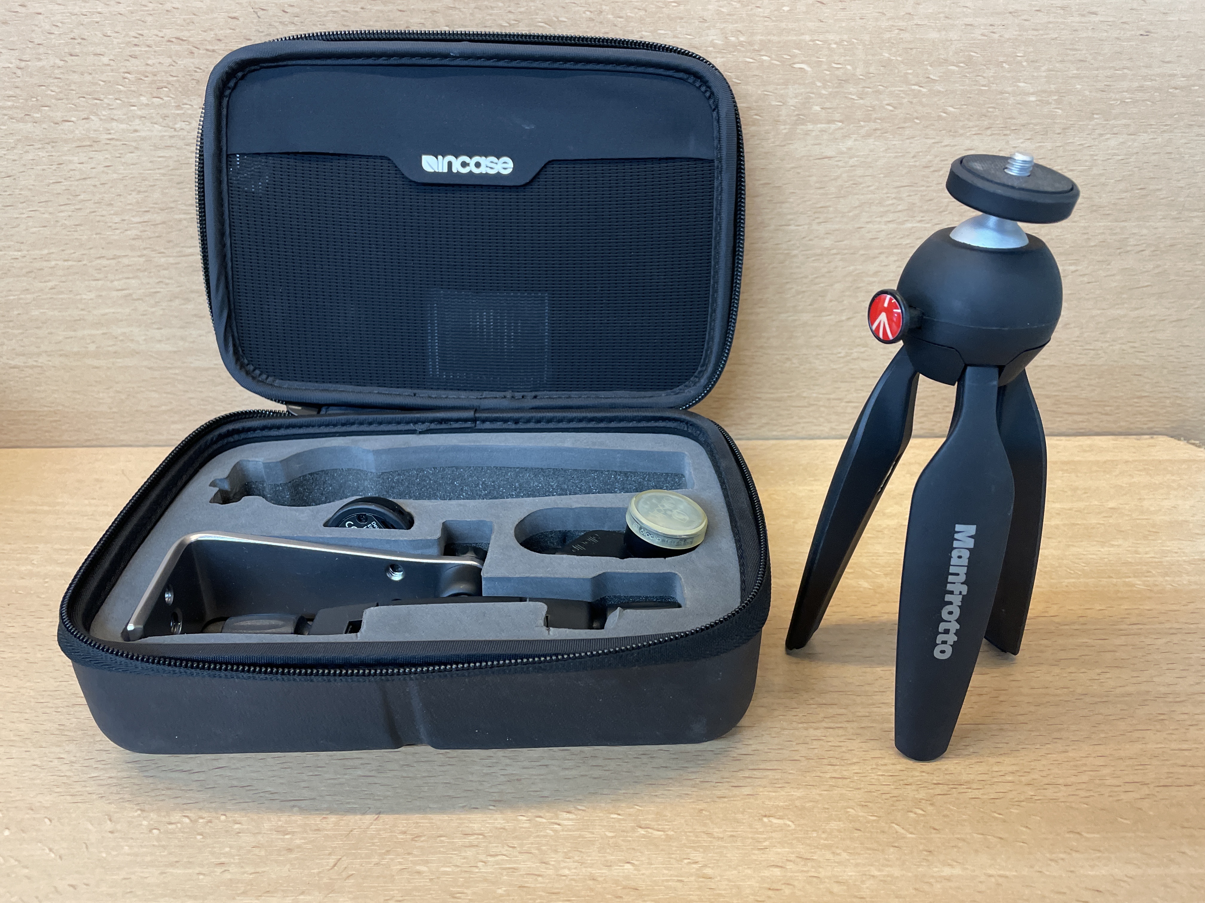 Trépied de table Manfrotto PIXI-B avec housse