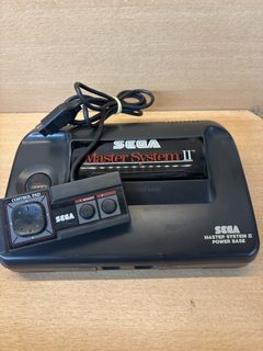 Console Sega Master System II Power Base avec manette et câblage