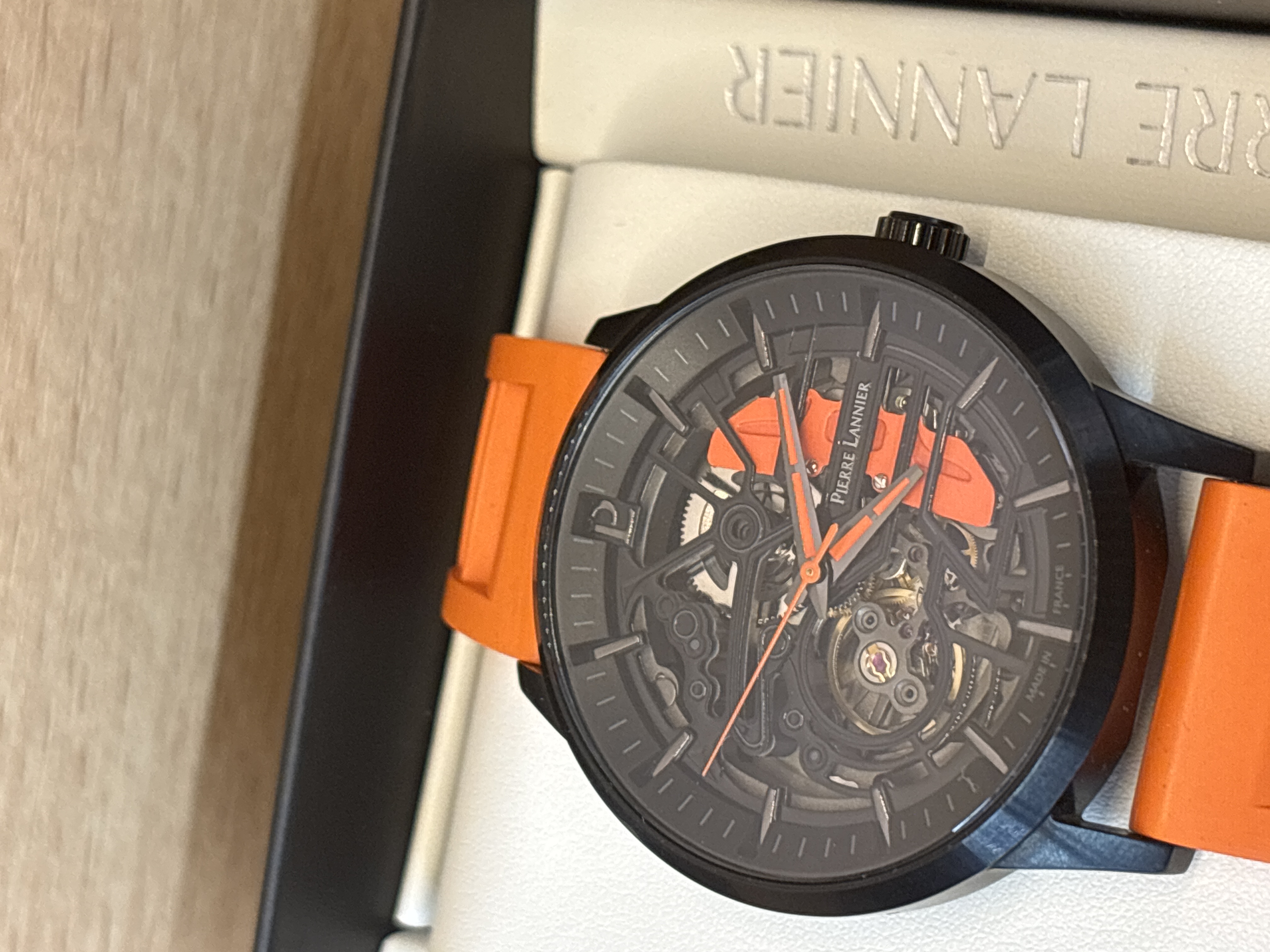 Montre Pierre Lannier squelette noire bracelet orange — photo 2