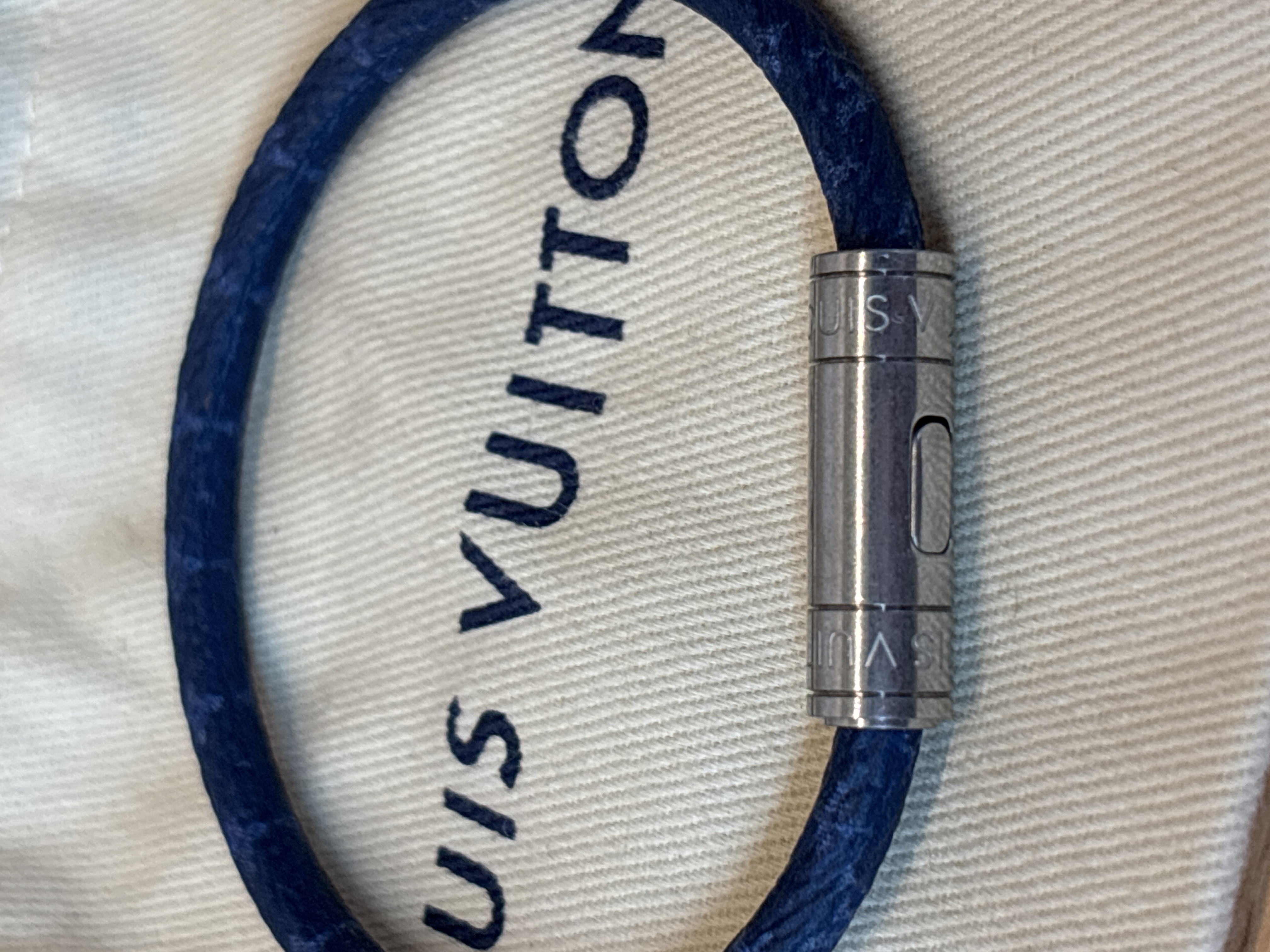 Bracelet Louis Vuitton Keep It bleu taille 19 — photo 2