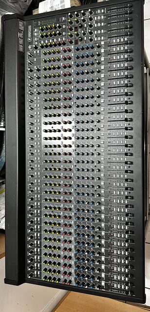 Mackie 3204VLZ4 table de mixage 32 canaux