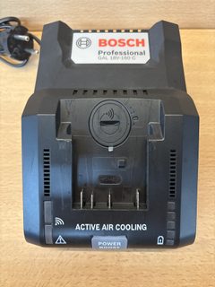 Chargeur rapide Bosch GAL 18V-160 C Professional