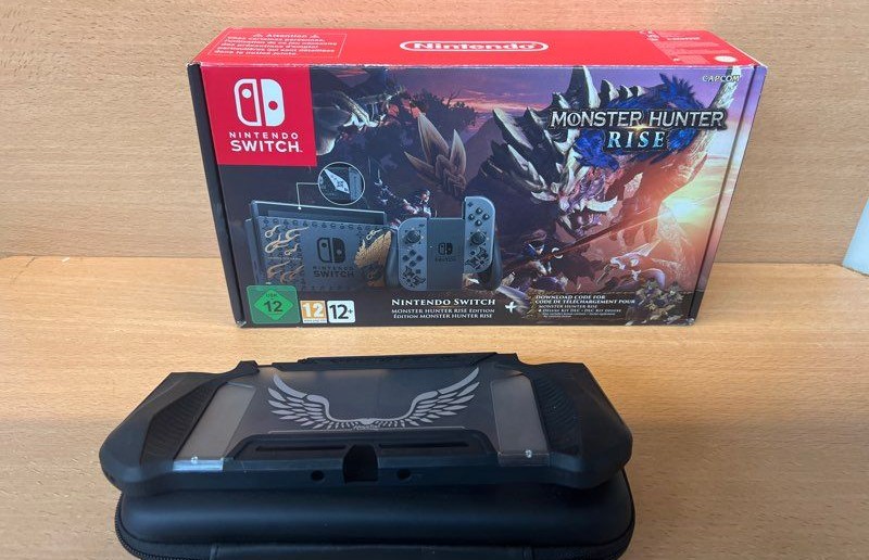 Console Nintendo Switch Monster Hunter Rise Edition avec jeu