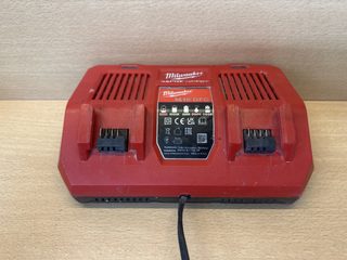 Chargeur Milwaukee M18 DFC double batterie 18V Rapid Charger