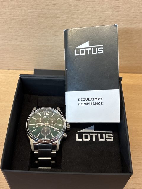 Montre Lotus homme cadran vert bracelet métal avec coffret