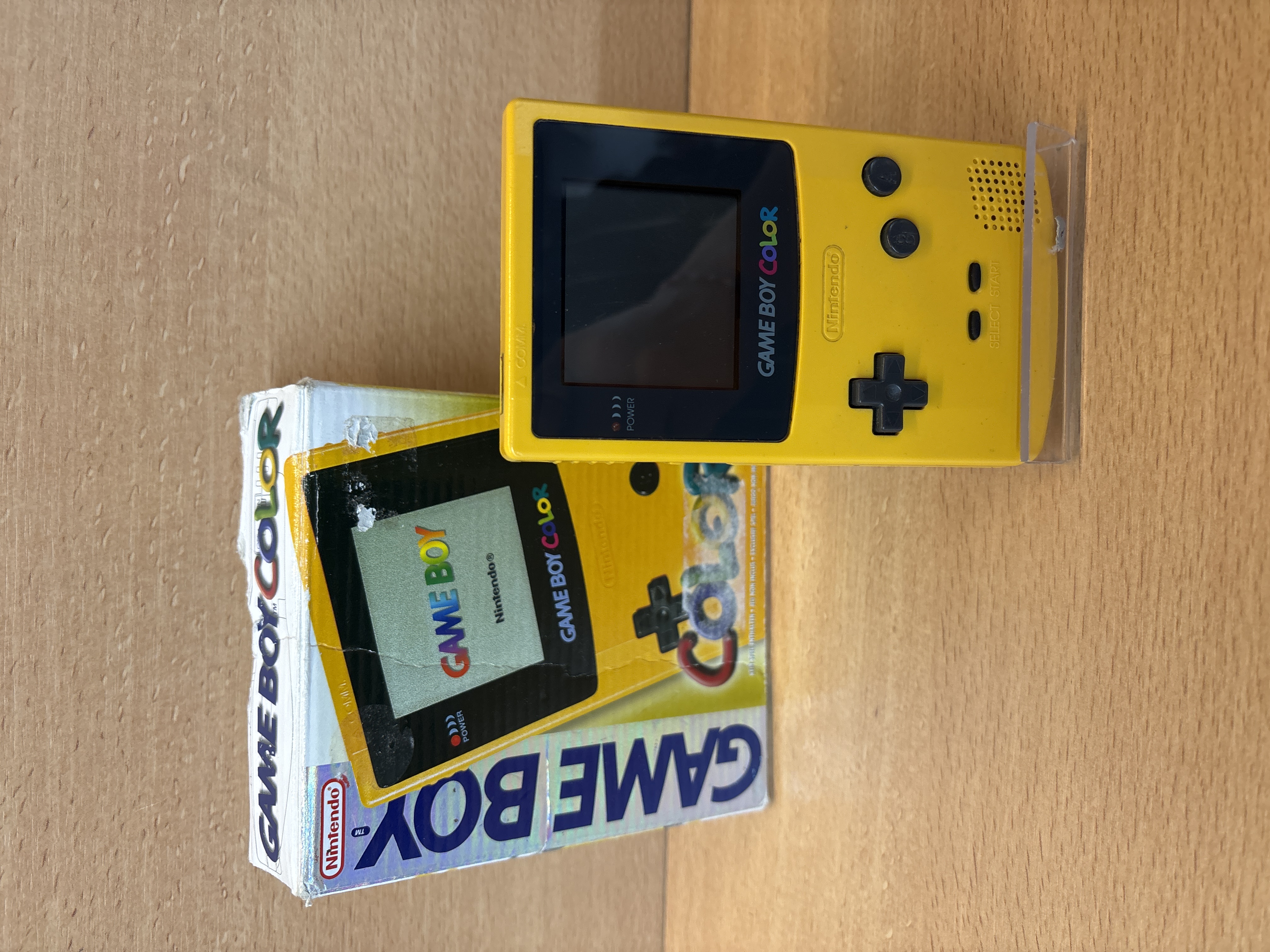 Nintendo Game Boy Color jaune CGB-001 avec boîte