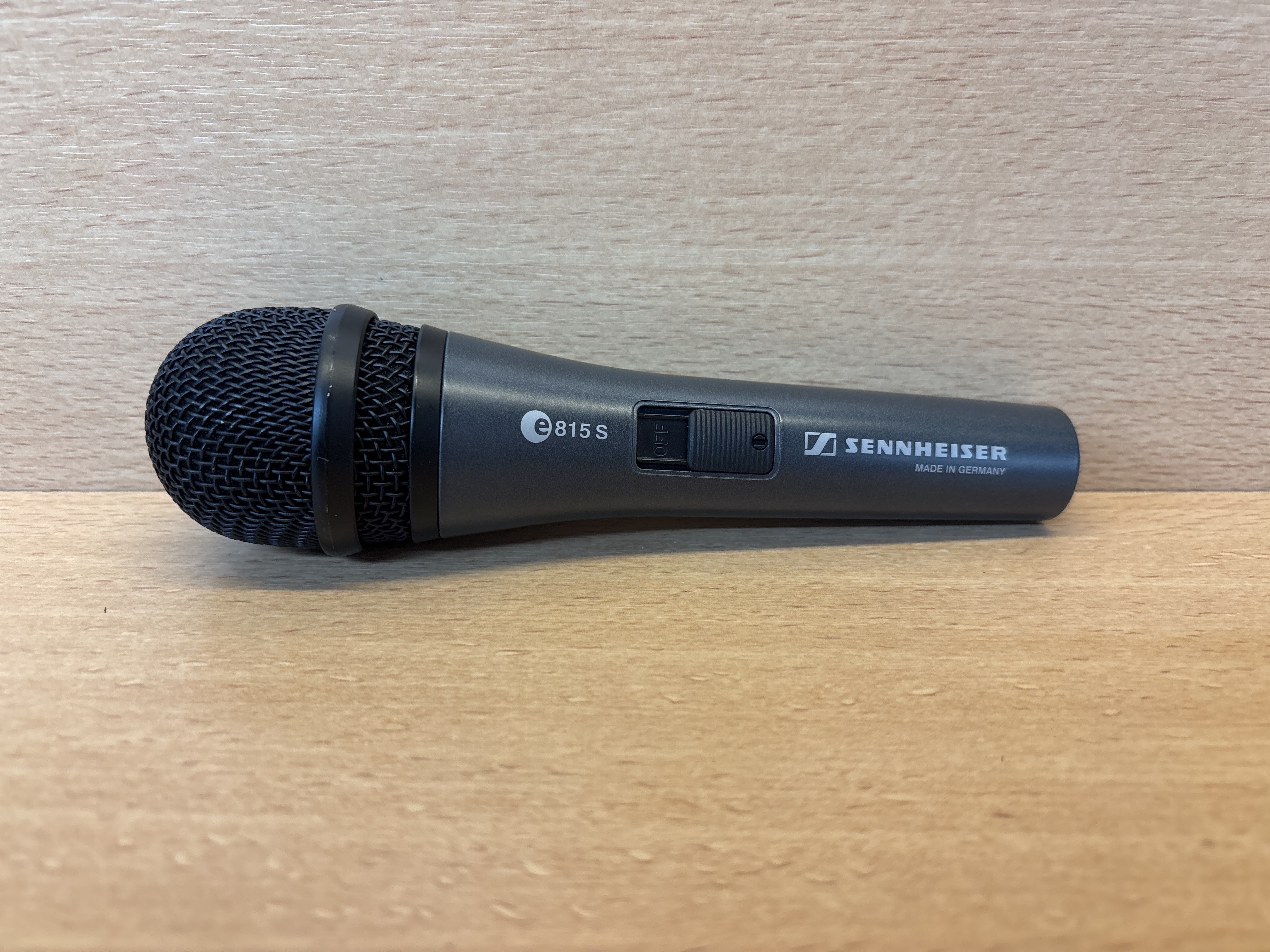 Micro filaire Sennheiser e815 S avec interrupteur