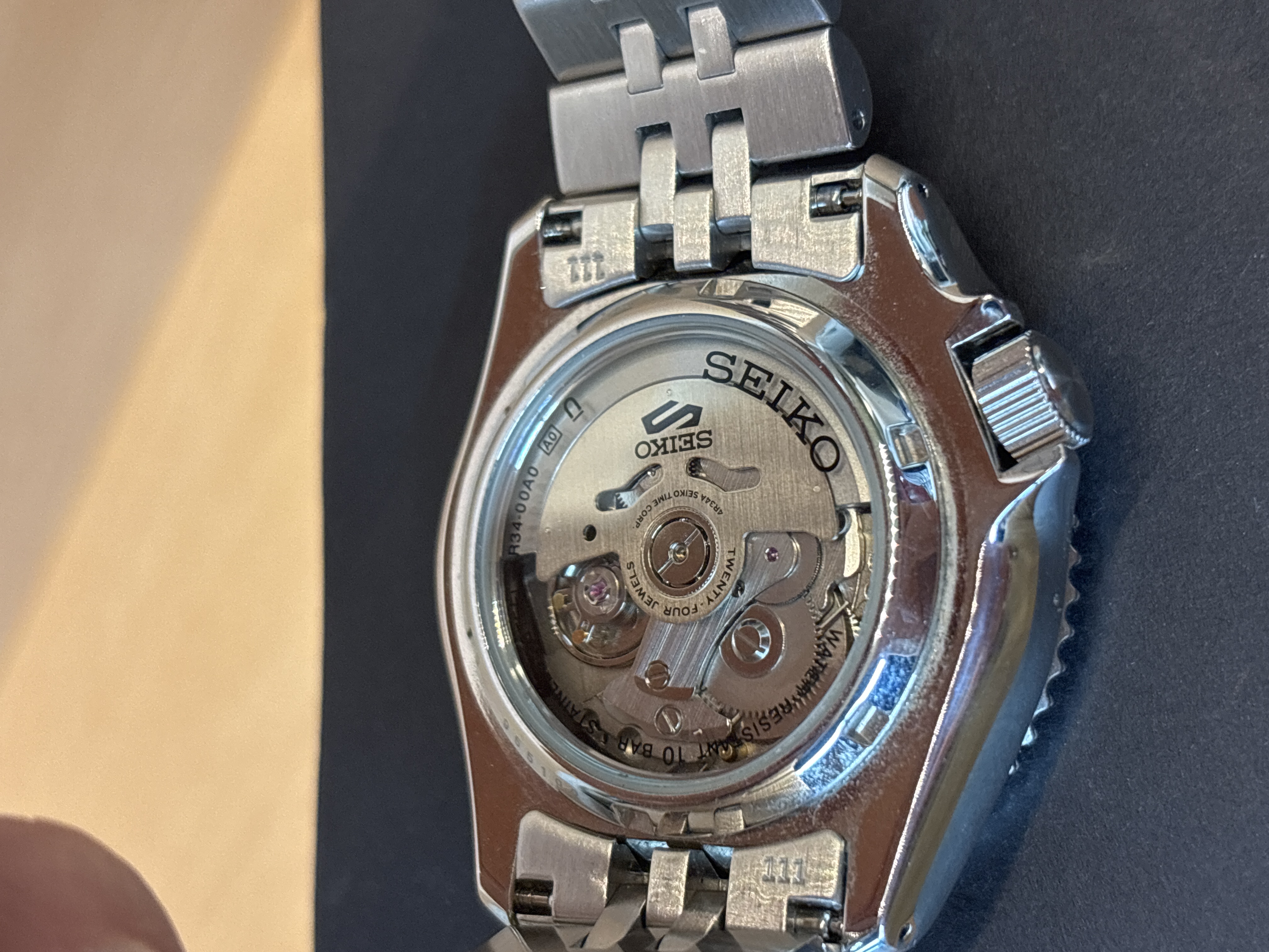 Montre Seiko 5 Sports GMT automatique cadran vert bracelet acier — photo 3