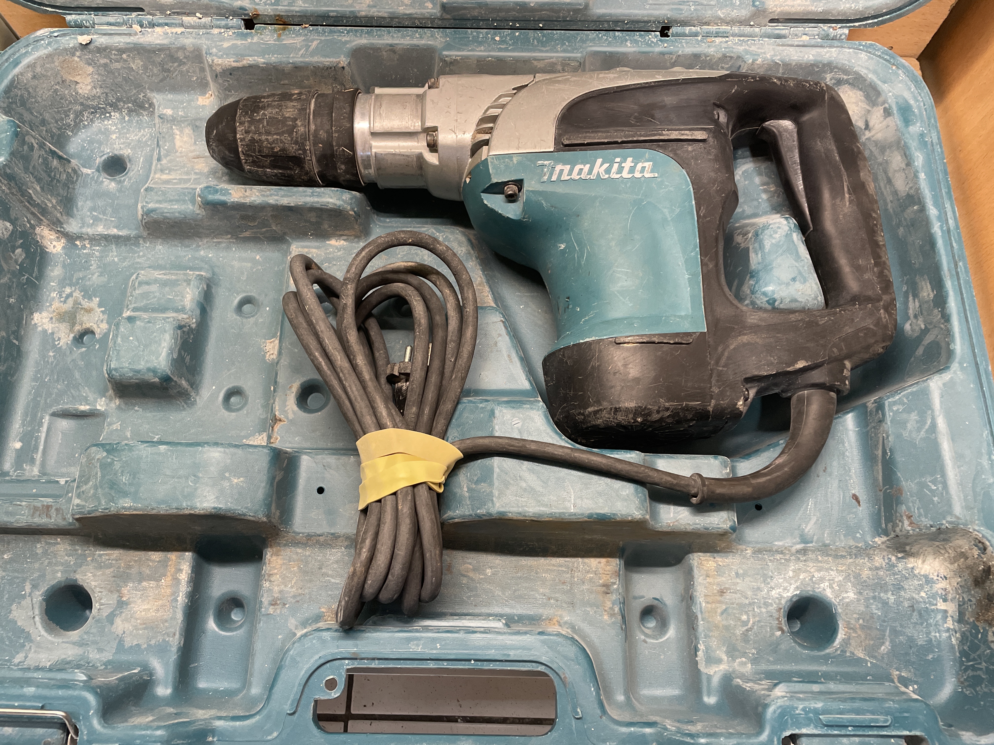 Makita HR4002 perforateur burineur filaire SDS-Max 1050W 40 mm