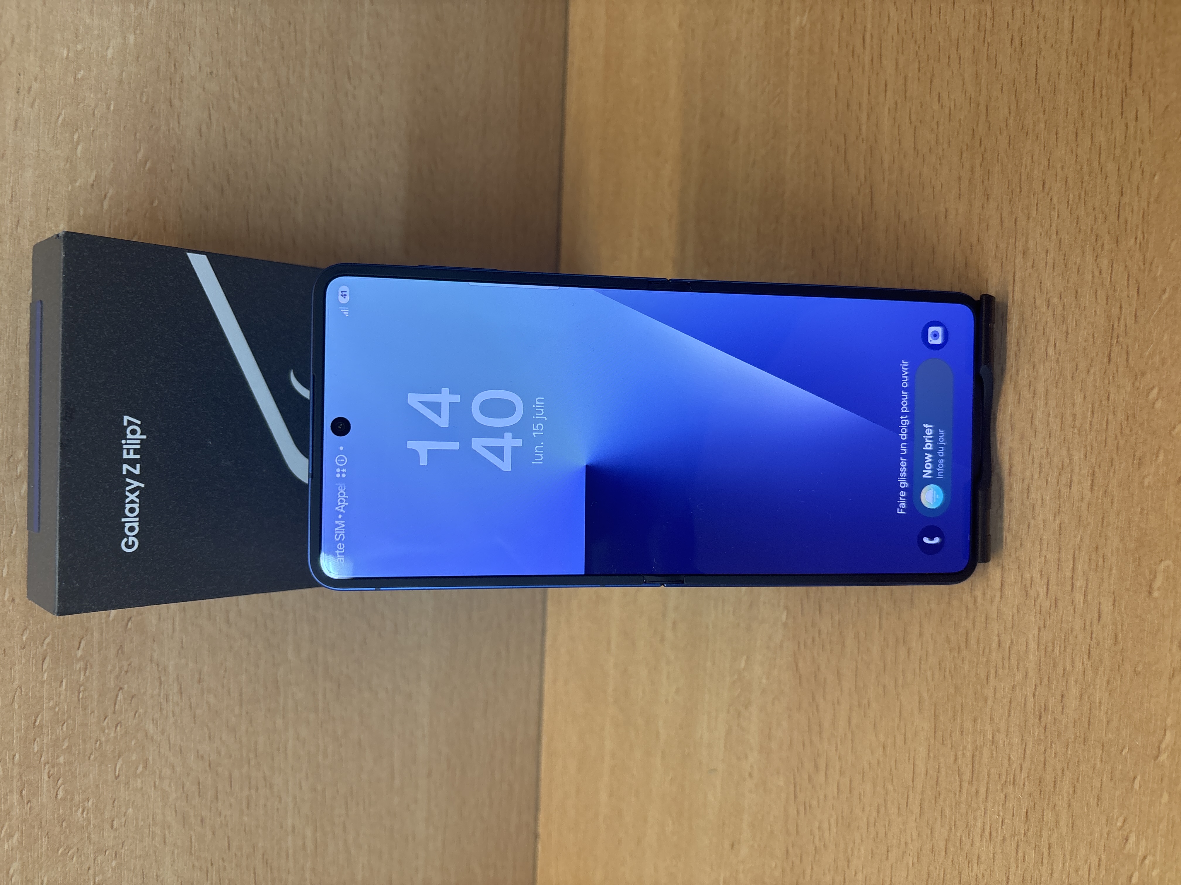 Samsung Galaxy Z Flip7 smartphone pliable