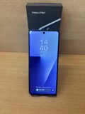 Samsung Galaxy Z Flip7 smartphone pliable — photo 1