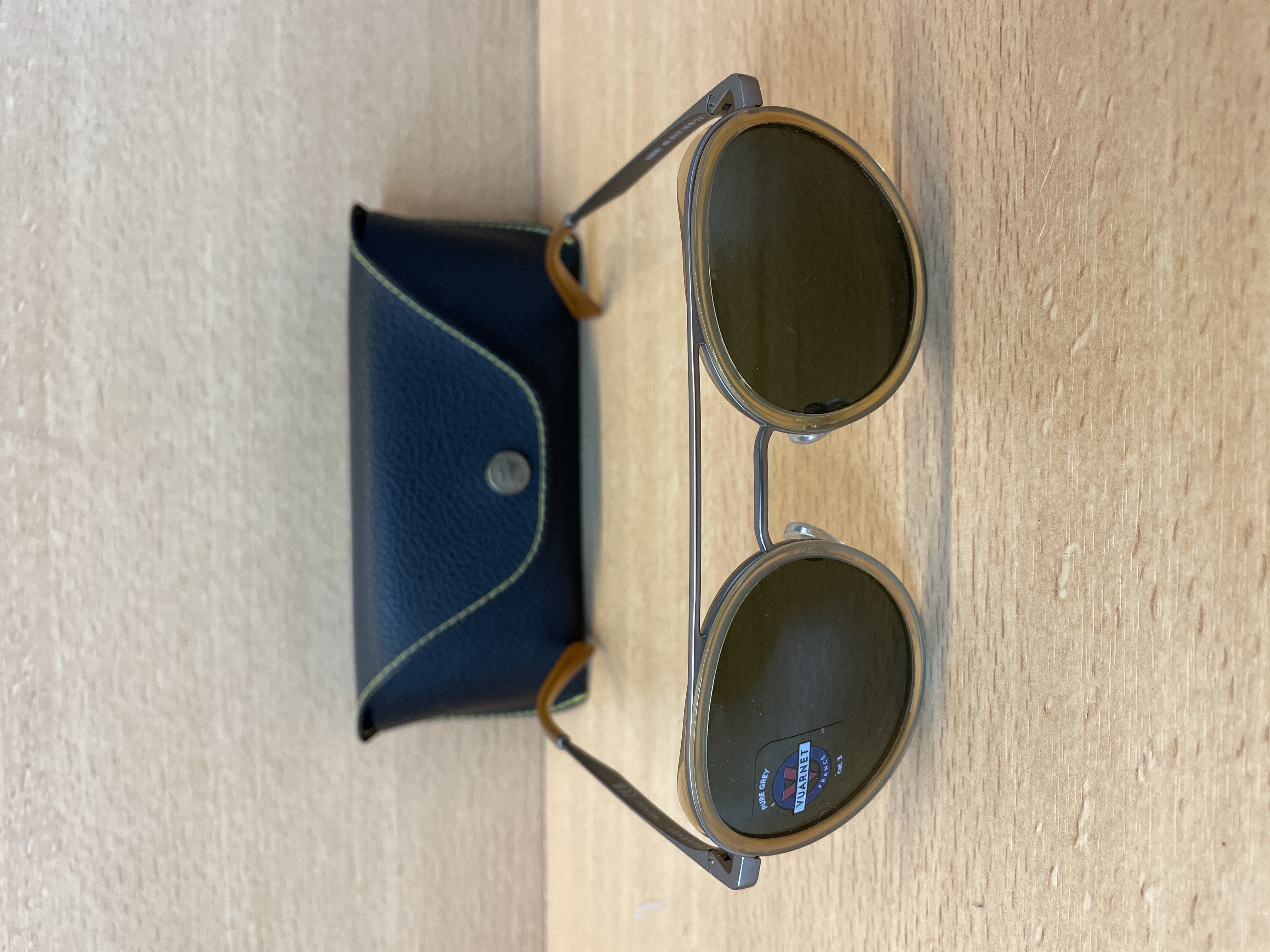 Lunettes de soleil Vuarnet rondes VU40006U