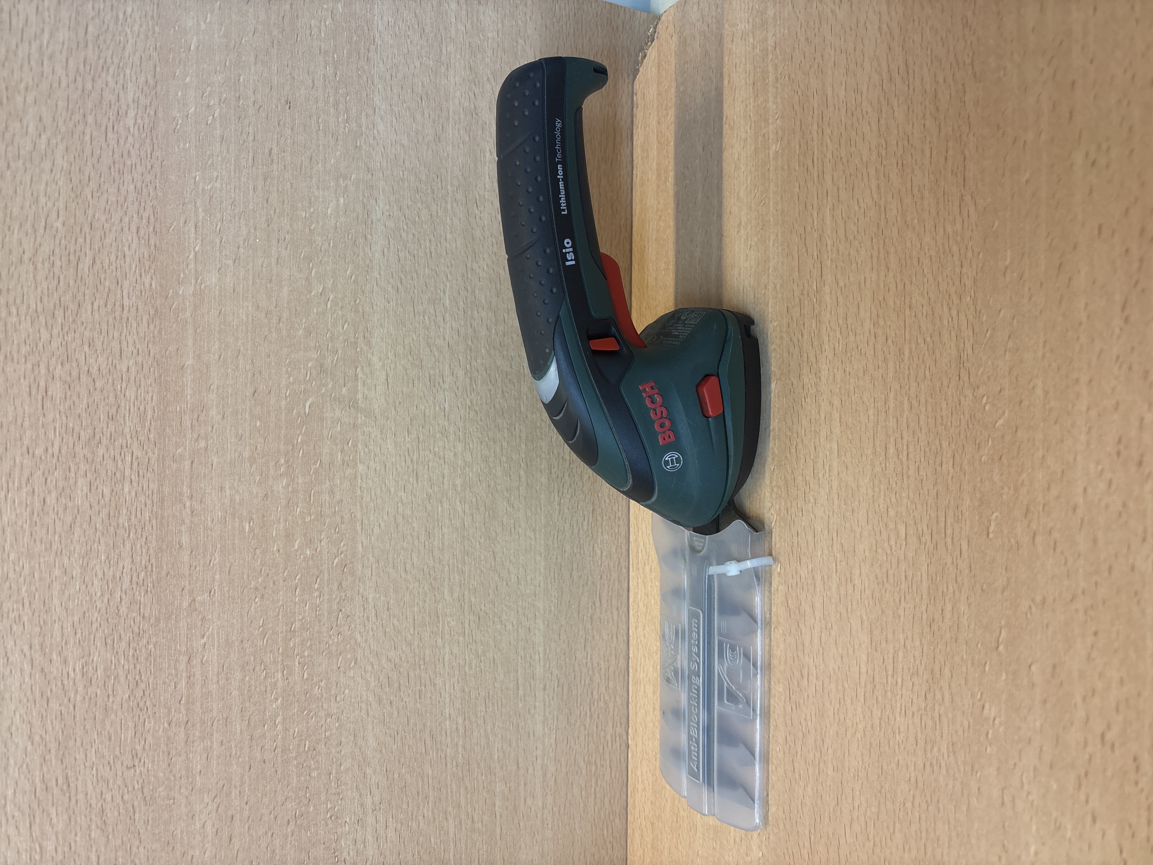 Bosch Isio cisaille sans fil pour jardin