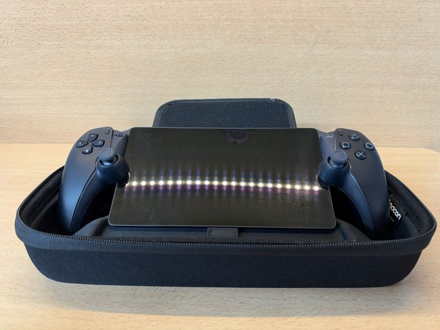 PlayStation Portal noire avec housse de transport