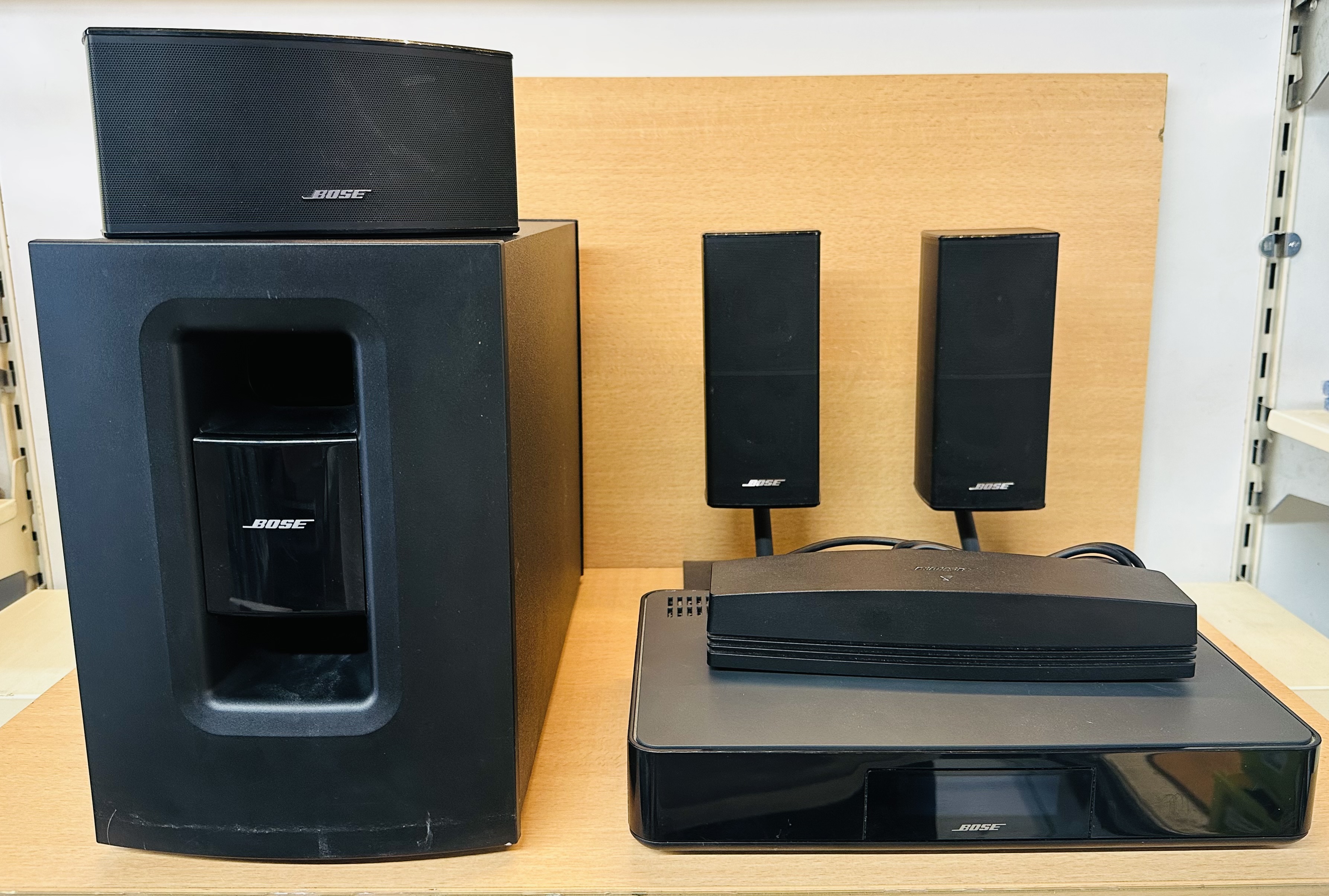 Home-cinéma Bose SoundTouch 520 avec caisson et enceintes