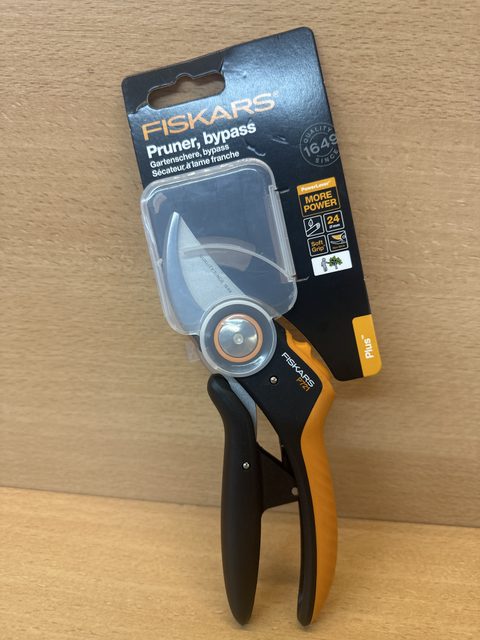 Sécateur Fiskars PowerLever Plus P721 lame franche 24 mm