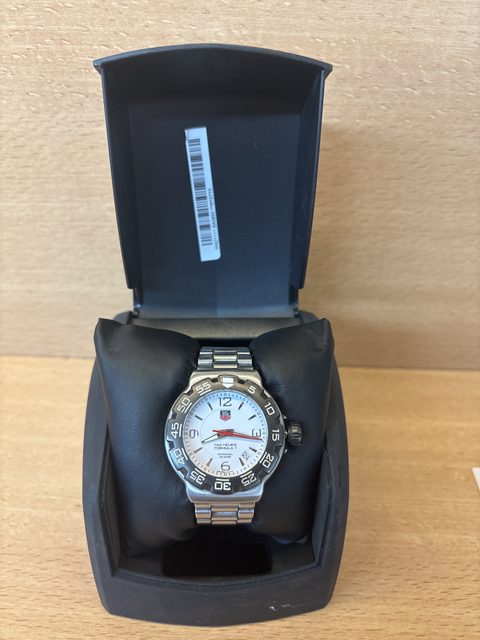 Montre TAG Heuer Formula 1 acier date