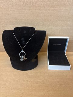 Collier Pandora argent 925 avec pendentif cercle et charms