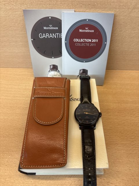 Montre MeisterSinger N°03 Automatique noire avec étui