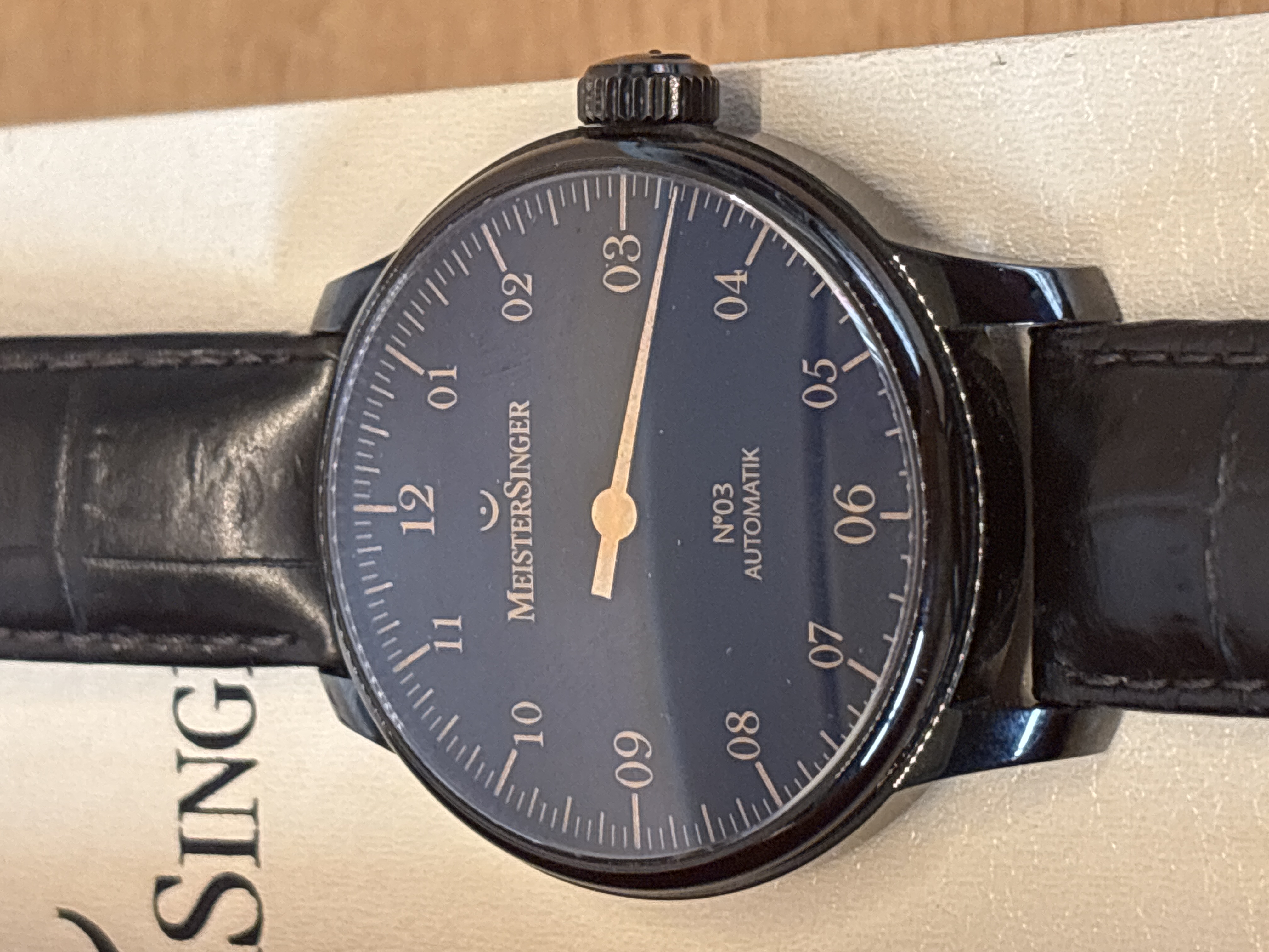 Montre MeisterSinger N°03 Automatique noire avec étui — photo 2
