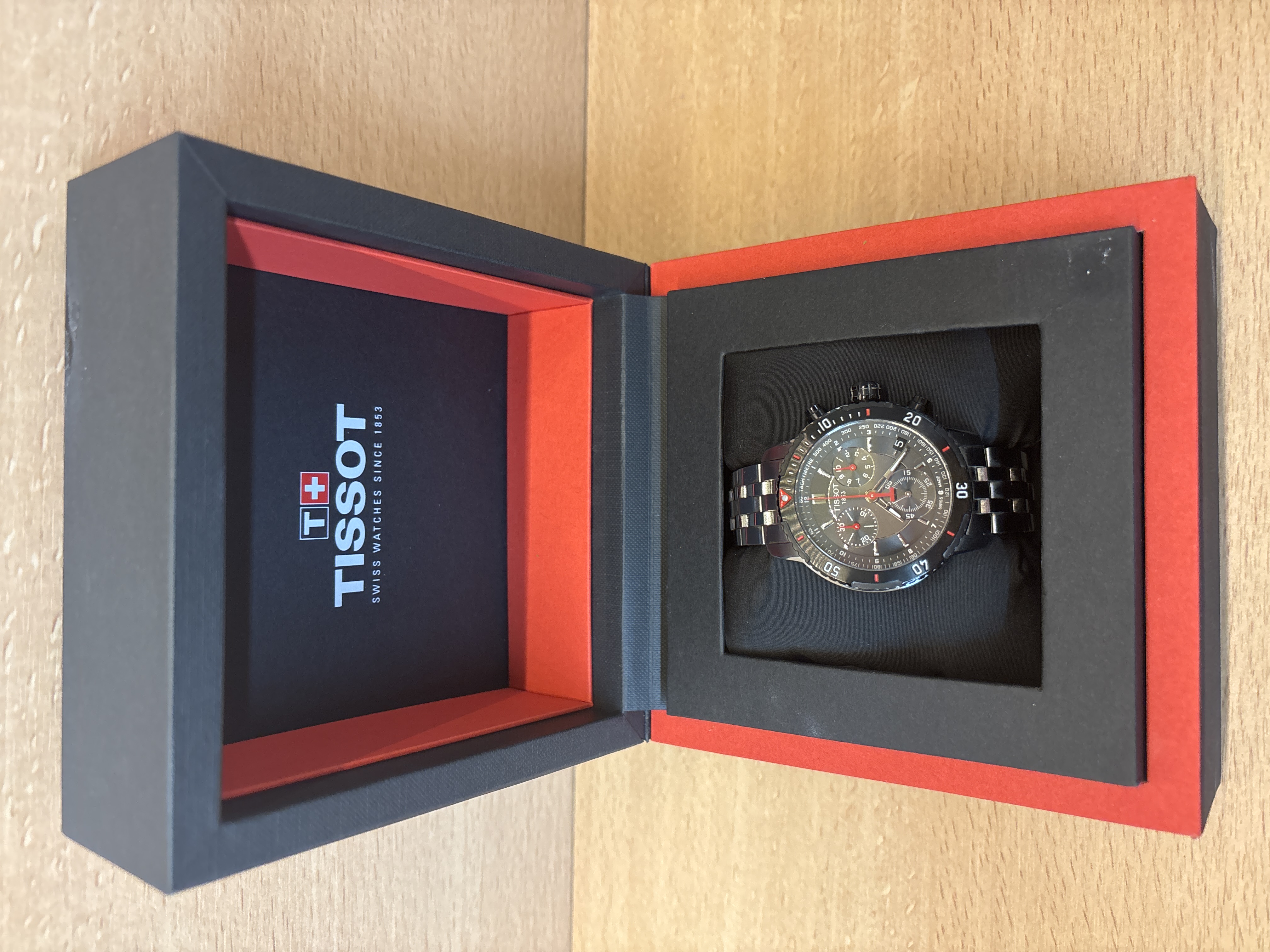 Montre chronographe Tissot PRS 200 noire avec boîte