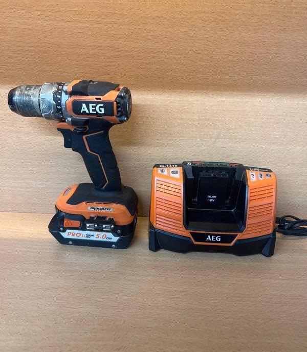 Perceuse à percussion AEG BSB18SBL 18V avec batterie 5Ah et chargeur