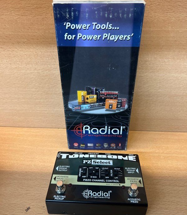 Pédale préampli Radial Tonebone PZ Select pour guitare acoustique et piezo