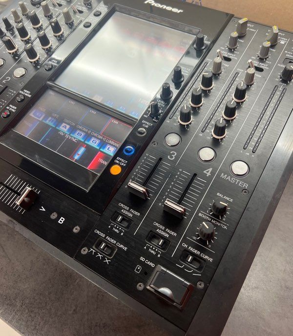 Pioneer SVM-1000 table de mixage DJ audio vidéo 4 voies — photo 2