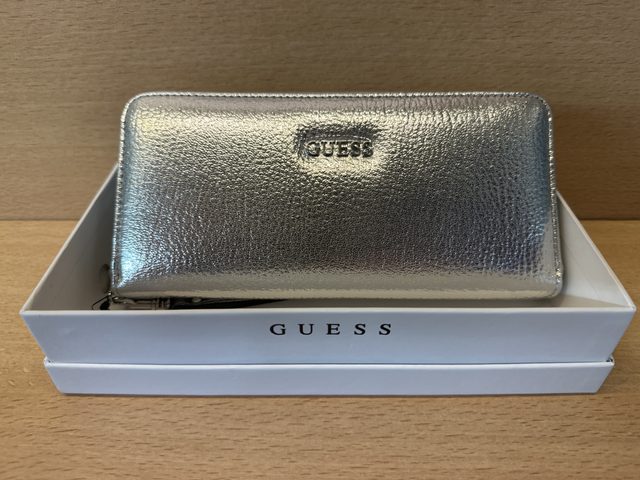 Portefeuille Guess argenté métallisé