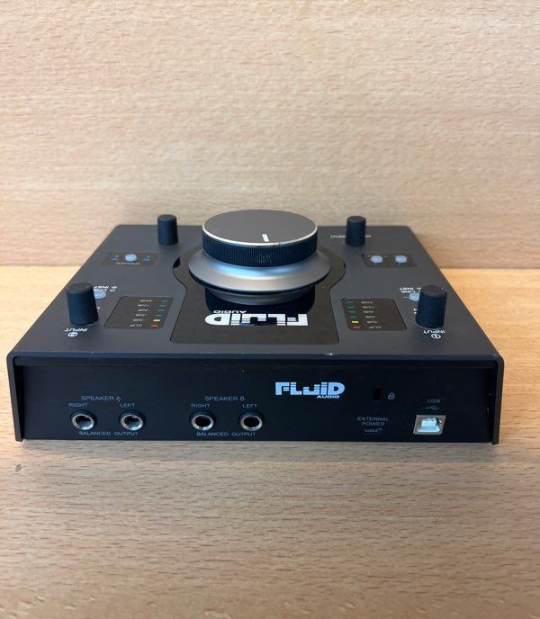 Interface audio USB Fluid Audio SRI-2 avec câble USB — photo 2