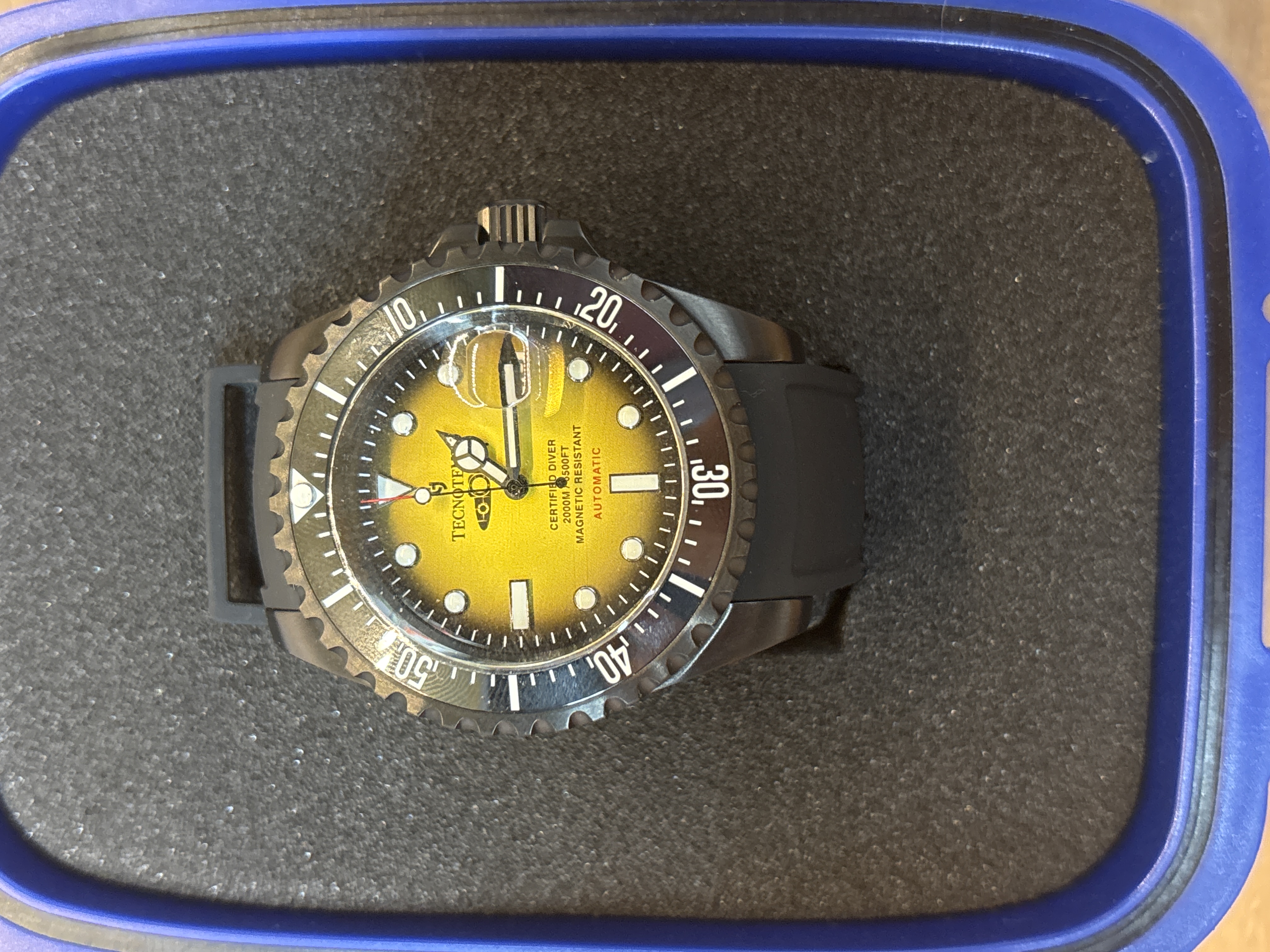 Montre de plongée automatique Tecnotempo TT.2000SUB.BY