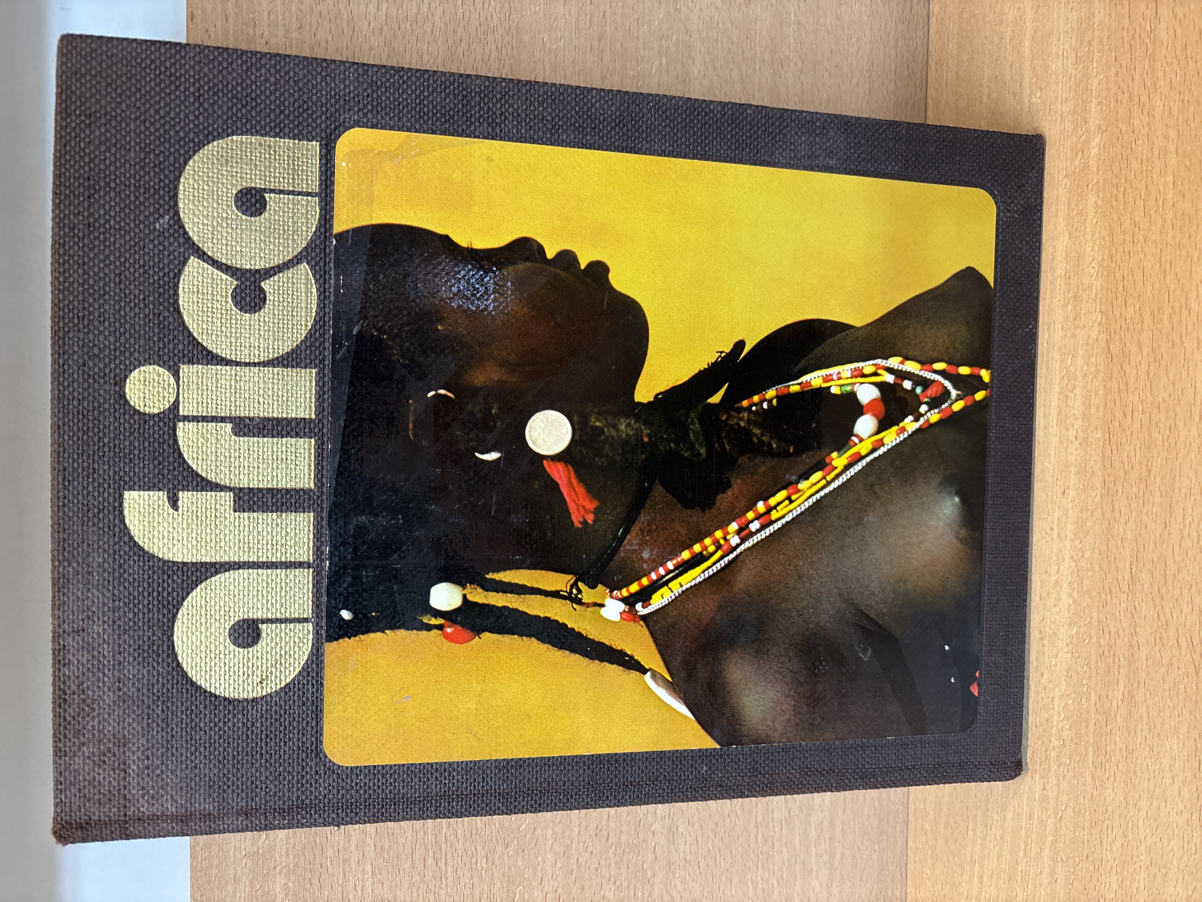 Livre Africa grand format relié