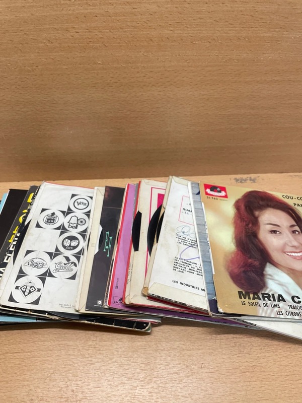 Lot de 30 vinyles — photo 2
