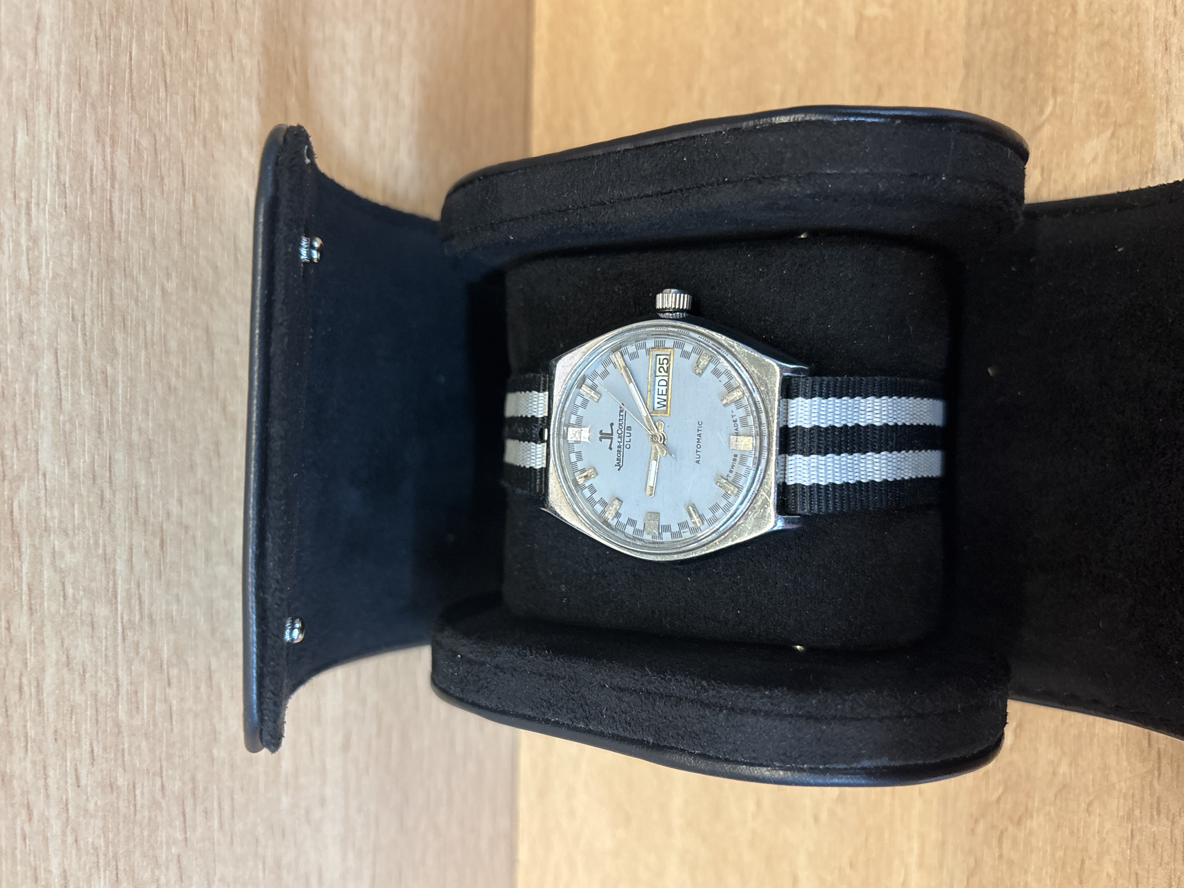 Montre Jaeger-LeCoultre Club Automatic day-date à réviser