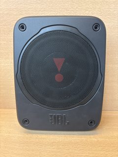 JBL BassPro Lite caisson de basses actif sous siège voiture