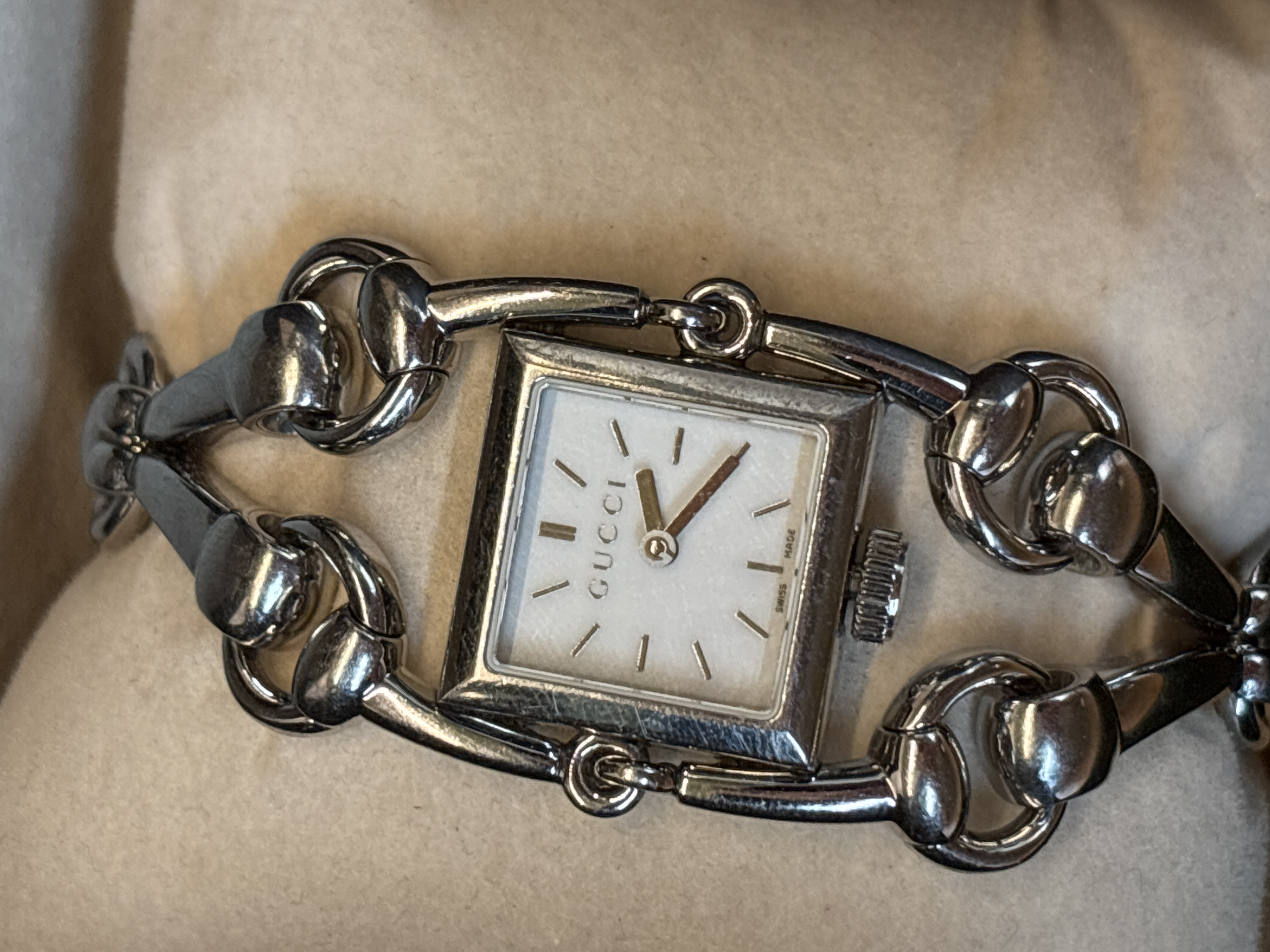 Montre Gucci bracelet acier quartz réf. 1116.5 — photo 2